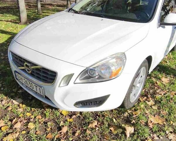 Белый Вольво С60, объемом двигателя 2.52 л и пробегом 205 тыс. км за 9000 $, фото 7 на Automoto.ua