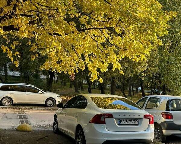 Белый Вольво С60, объемом двигателя 2 л и пробегом 351 тыс. км за 8500 $, фото 6 на Automoto.ua