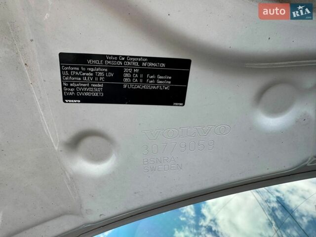 Белый Вольво С60, объемом двигателя 2.52 л и пробегом 250 тыс. км за 9250 $, фото 6 на Automoto.ua