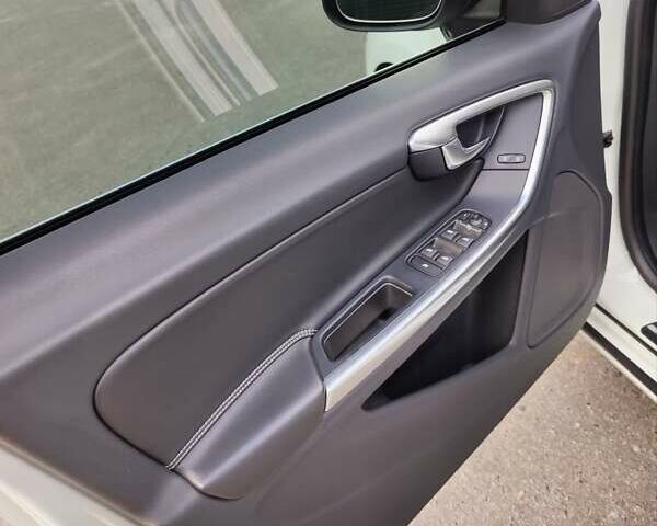 Белый Вольво С60, объемом двигателя 2.95 л и пробегом 61 тыс. км за 15200 $, фото 11 на Automoto.ua