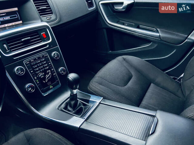 Білий Вольво С60, об'ємом двигуна 1.6 л та пробігом 194 тис. км за 7000 $, фото 42 на Automoto.ua