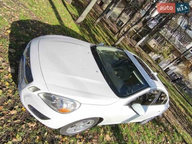 Белый Вольво С60, объемом двигателя 2.52 л и пробегом 205 тыс. км за 9000 $, фото 4 на Automoto.ua