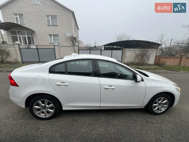 Білий Вольво С60, об'ємом двигуна 1.6 л та пробігом 338 тис. км за 7400 $, фото 4 на Automoto.ua