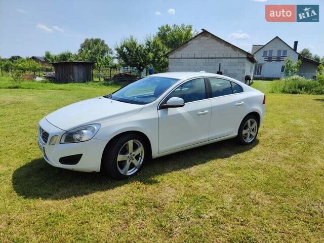 Белый Вольво С60, объемом двигателя 1.6 л и пробегом 307 тыс. км за 9000 $, фото 11 на Automoto.ua