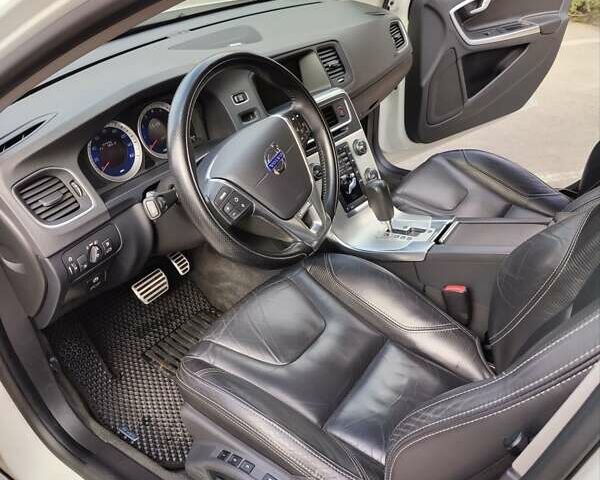 Белый Вольво С60, объемом двигателя 2.95 л и пробегом 75 тыс. км за 15800 $, фото 10 на Automoto.ua