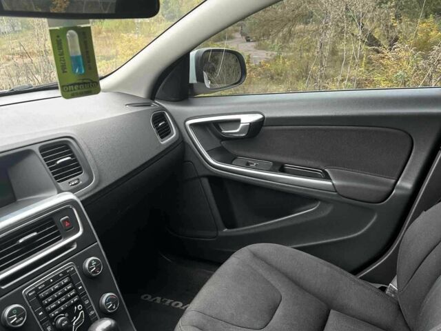 Білий Вольво С60, об'ємом двигуна 1.6 л та пробігом 156 тис. км за 11111 $, фото 16 на Automoto.ua