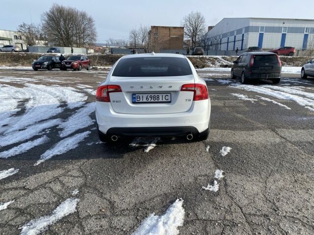 Белый Вольво С60, объемом двигателя 2.5 л и пробегом 234 тыс. км за 10300 $, фото 5 на Automoto.ua