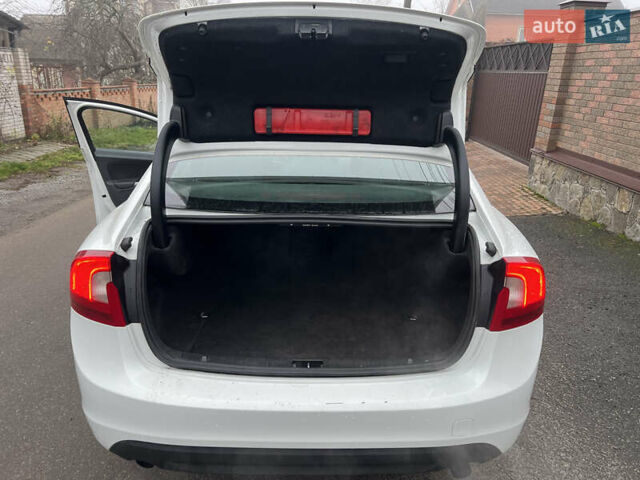 Білий Вольво С60, об'ємом двигуна 1.6 л та пробігом 338 тис. км за 7400 $, фото 8 на Automoto.ua