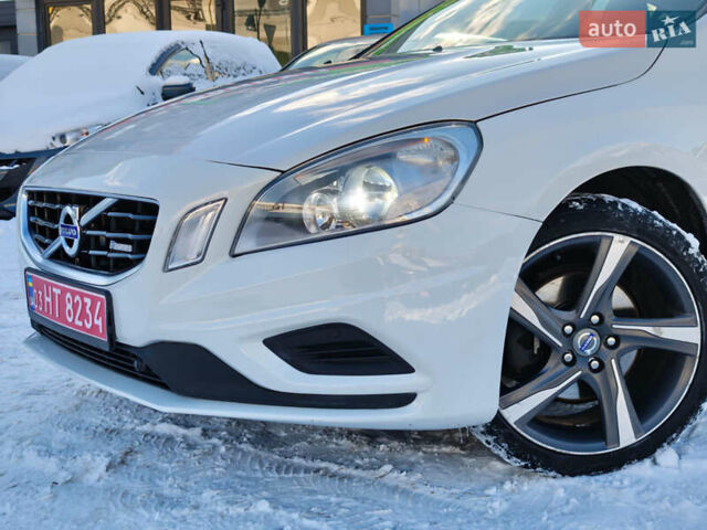 Белый Вольво С60, объемом двигателя 1.6 л и пробегом 245 тыс. км за 12750 $, фото 2 на Automoto.ua