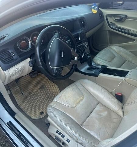 Білий Вольво С60, об'ємом двигуна 2.5 л та пробігом 224 тис. км за 7900 $, фото 5 на Automoto.ua