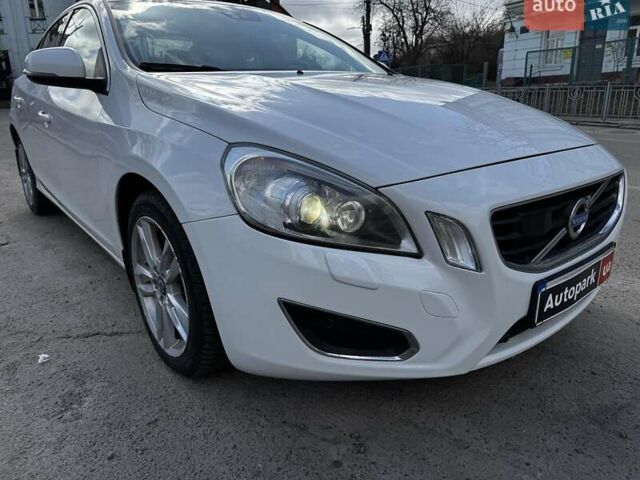 Белый Вольво С60, объемом двигателя 1.6 л и пробегом 265 тыс. км за 10690 $, фото 2 на Automoto.ua