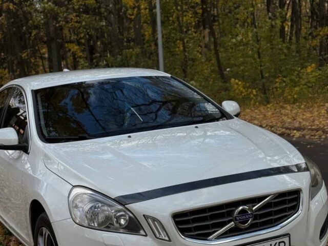Белый Вольво С60, объемом двигателя 2 л и пробегом 221 тыс. км за 12800 $, фото 2 на Automoto.ua