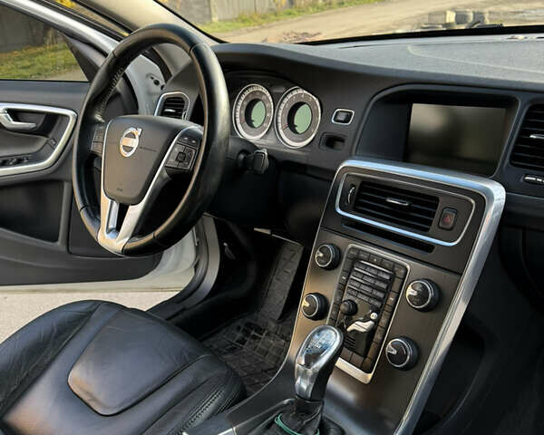 Білий Вольво С60, об'ємом двигуна 2.5 л та пробігом 266 тис. км за 7950 $, фото 14 на Automoto.ua