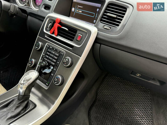 Белый Вольво С60, объемом двигателя 3 л и пробегом 155 тыс. км за 14999 $, фото 37 на Automoto.ua