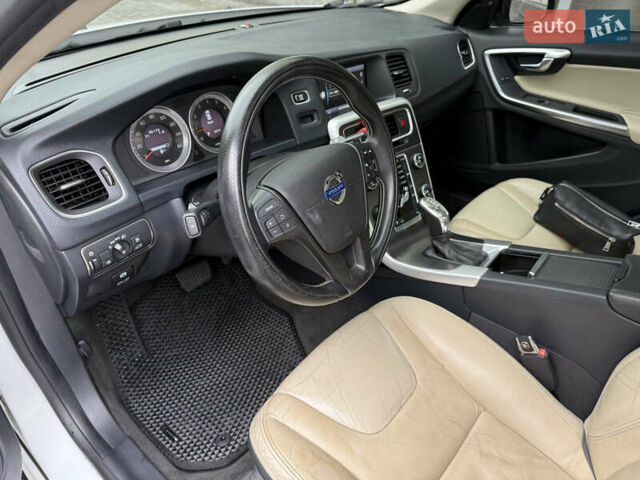 Белый Вольво С60, объемом двигателя 3 л и пробегом 155 тыс. км за 14999 $, фото 28 на Automoto.ua