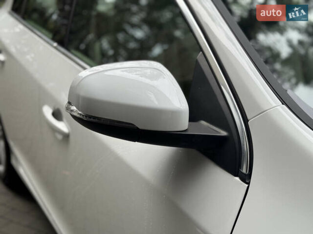Білий Вольво С60, об'ємом двигуна 2.52 л та пробігом 269 тис. км за 11900 $, фото 13 на Automoto.ua