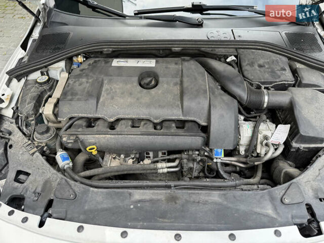 Белый Вольво С60, объемом двигателя 3 л и пробегом 155 тыс. км за 14999 $, фото 16 на Automoto.ua