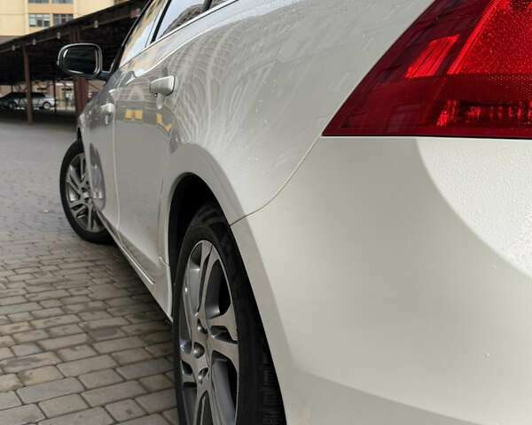 Белый Вольво С60, объемом двигателя 1.98 л и пробегом 222 тыс. км за 10500 $, фото 3 на Automoto.ua