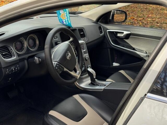 Белый Вольво С60, объемом двигателя 2 л и пробегом 221 тыс. км за 12800 $, фото 11 на Automoto.ua