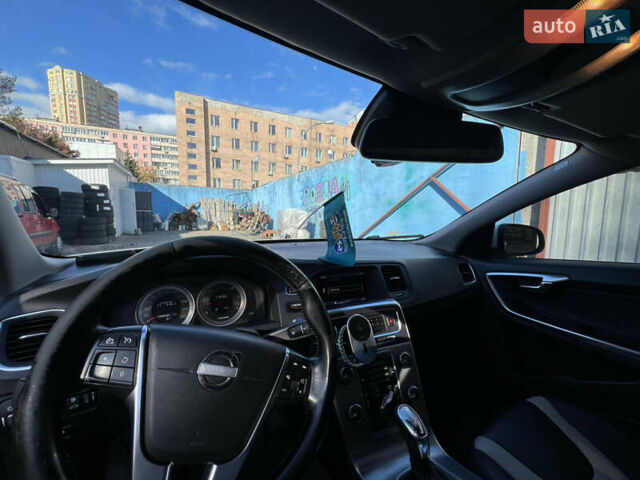 Вольво С60 2013 в Киеве на Automoto.ua Белый Вольво С60, объемом двигателя 1.98 л и пробегом 220 тыс. км за 12200 $, фото 8 на Automoto.ua