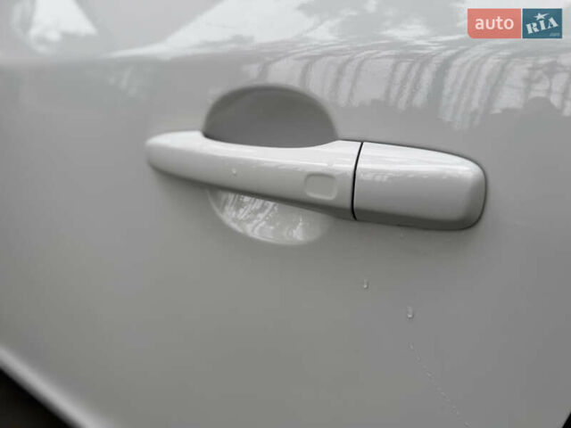 Білий Вольво С60, об'ємом двигуна 2.52 л та пробігом 269 тис. км за 11900 $, фото 25 на Automoto.ua