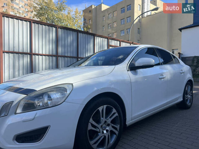 Вольво С60 2013 в Киеве на Automoto.ua Белый Вольво С60, объемом двигателя 1.98 л и пробегом 220 тыс. км за 12200 $, фото 19 на Automoto.ua