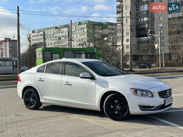 Білий Вольво С60, об'ємом двигуна 2.5 л та пробігом 115 тис. км за 11100 $, фото 2 на Automoto.ua
