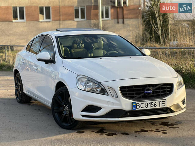 Белый Вольво С60, объемом двигателя 3 л и пробегом 140 тыс. км за 13650 $, фото 1 на Automoto.ua