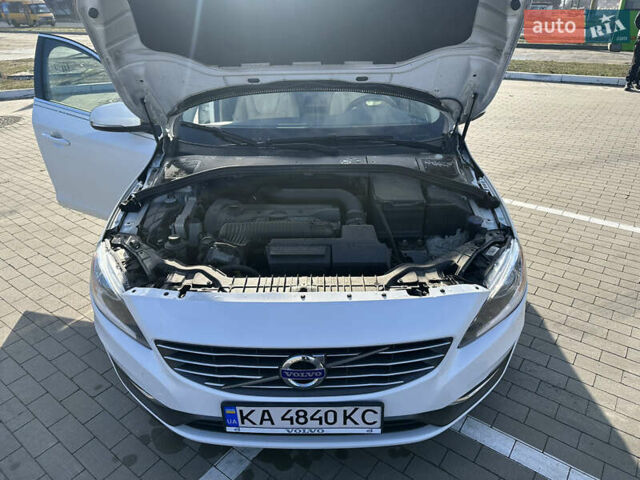 Білий Вольво С60, об'ємом двигуна 2.5 л та пробігом 115 тис. км за 11100 $, фото 24 на Automoto.ua