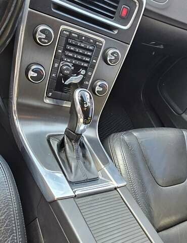 Белый Вольво С60, объемом двигателя 2.5 л и пробегом 208 тыс. км за 11200 $, фото 11 на Automoto.ua