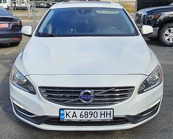 Белый Вольво С60, объемом двигателя 2.5 л и пробегом 208 тыс. км за 11200 $, фото 5 на Automoto.ua