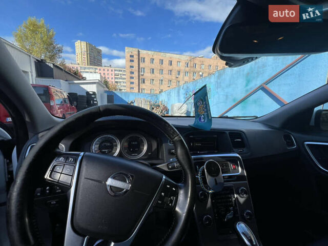 Вольво С60 2013 в Киеве на Automoto.ua Белый Вольво С60, объемом двигателя 1.98 л и пробегом 220 тыс. км за 12200 $, фото 11 на Automoto.ua