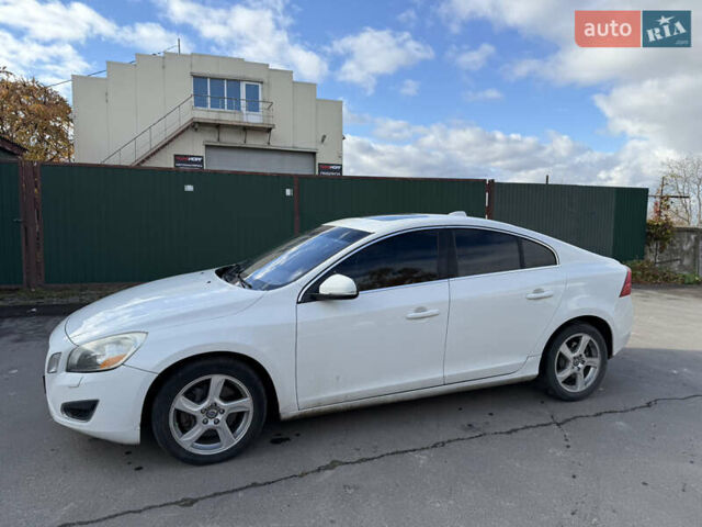 Білий Вольво С60, об'ємом двигуна 2.5 л та пробігом 266 тис. км за 7950 $, фото 3 на Automoto.ua