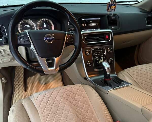 Білий Вольво С60, об'ємом двигуна 2.52 л та пробігом 103 тис. км за 12200 $, фото 3 на Automoto.ua