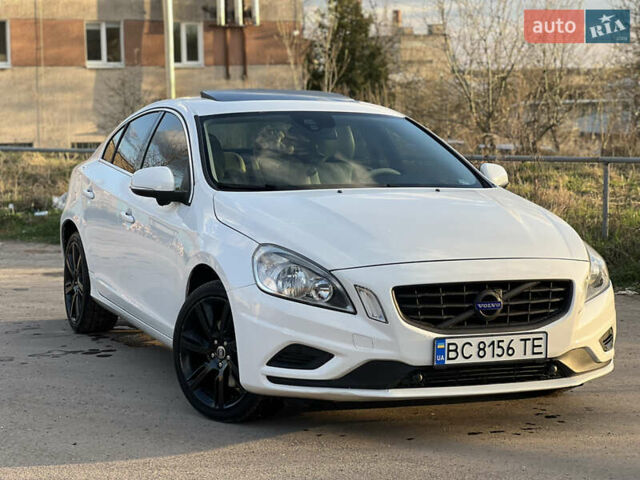 Белый Вольво С60, объемом двигателя 3 л и пробегом 140 тыс. км за 13650 $, фото 2 на Automoto.ua