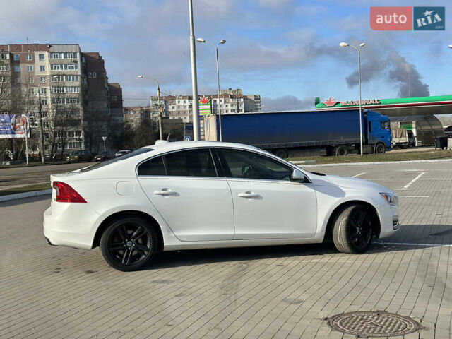 Білий Вольво С60, об'ємом двигуна 2.5 л та пробігом 115 тис. км за 11100 $, фото 3 на Automoto.ua