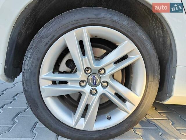Белый Вольво С60, объемом двигателя 2.52 л и пробегом 164 тыс. км за 12500 $, фото 19 на Automoto.ua