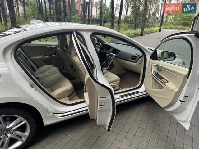 Білий Вольво С60, об'ємом двигуна 2.52 л та пробігом 269 тис. км за 11900 $, фото 34 на Automoto.ua