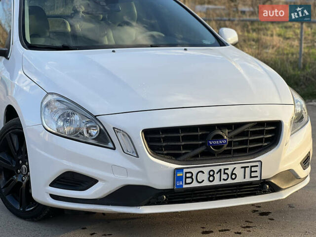 Белый Вольво С60, объемом двигателя 3 л и пробегом 140 тыс. км за 13650 $, фото 4 на Automoto.ua