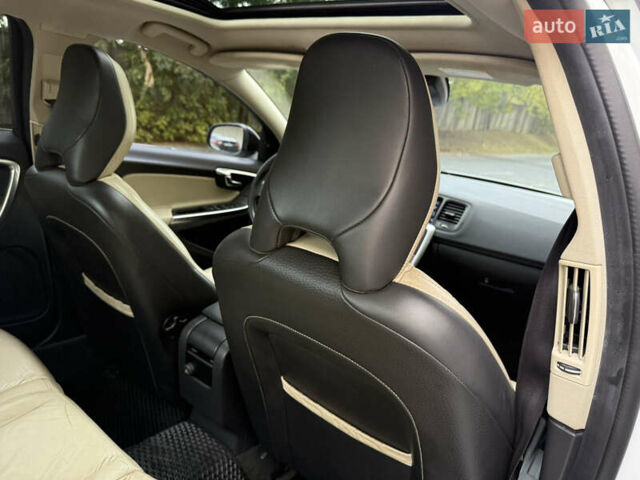 Белый Вольво С60, объемом двигателя 3 л и пробегом 155 тыс. км за 14999 $, фото 36 на Automoto.ua