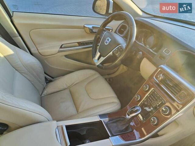 Белый Вольво С60, объемом двигателя 2.52 л и пробегом 164 тыс. км за 12500 $, фото 16 на Automoto.ua