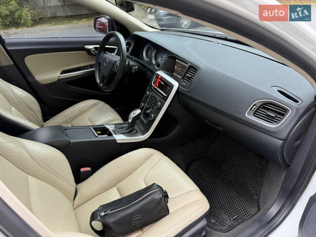 Белый Вольво С60, объемом двигателя 3 л и пробегом 155 тыс. км за 14999 $, фото 39 на Automoto.ua