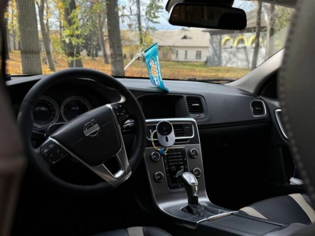 Белый Вольво С60, объемом двигателя 2 л и пробегом 221 тыс. км за 12800 $, фото 13 на Automoto.ua