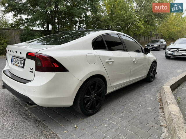 Белый Вольво С60, объемом двигателя 3 л и пробегом 155 тыс. км за 14999 $, фото 1 на Automoto.ua