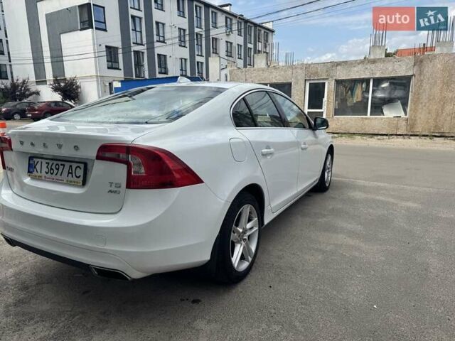 Белый Вольво С60, объемом двигателя 2.5 л и пробегом 130 тыс. км за 12500 $, фото 7 на Automoto.ua