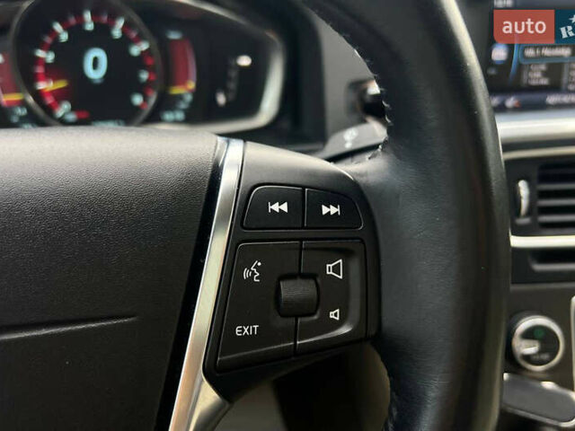 Білий Вольво С60, об'ємом двигуна 1.97 л та пробігом 176 тис. км за 13500 $, фото 9 на Automoto.ua