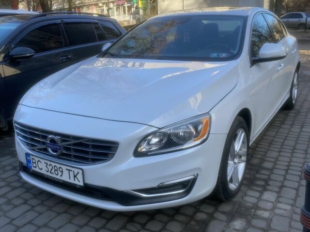 Білий Вольво С60, об'ємом двигуна 2.5 л та пробігом 250 тис. км за 11500 $, фото 1 на Automoto.ua