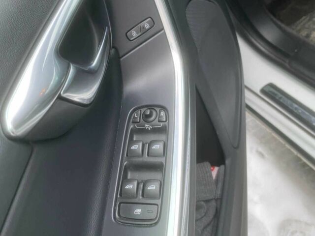 Білий Вольво С60, об'ємом двигуна 2.5 л та пробігом 250 тис. км за 11500 $, фото 20 на Automoto.ua