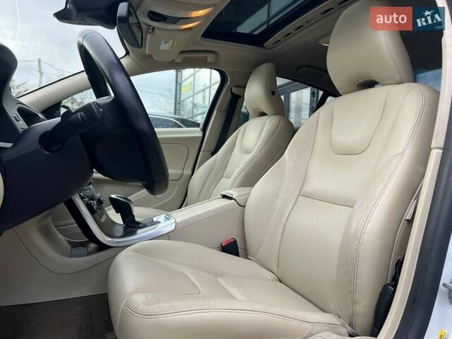 Білий Вольво С60, об'ємом двигуна 1.97 л та пробігом 176 тис. км за 13500 $, фото 12 на Automoto.ua