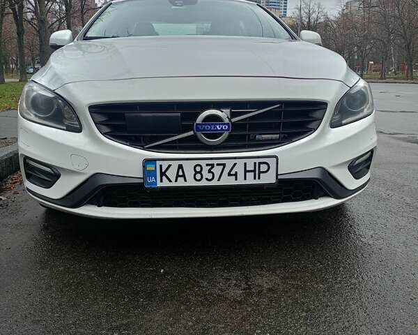 Белый Вольво С60, объемом двигателя 1.98 л и пробегом 146 тыс. км за 10500 $, фото 8 на Automoto.ua